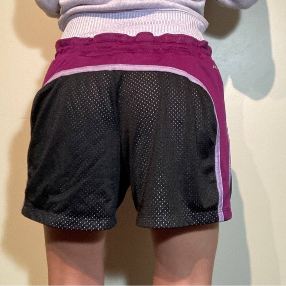Running Nike shorts - Picture 3 of 7